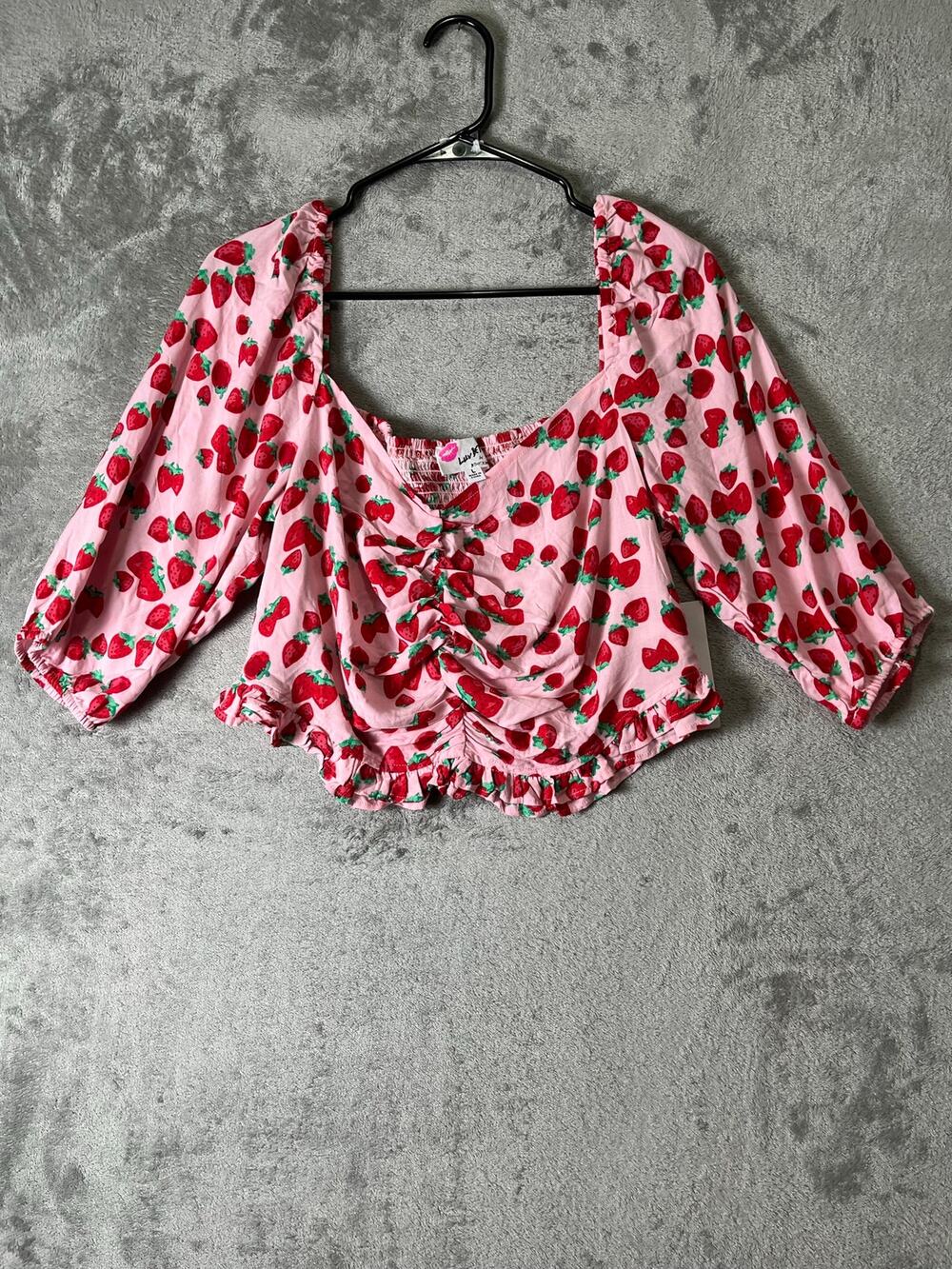 Luv Betsey Johnson Pink Strawberry Print Ruched Ruffle Crop Top Size Large New
